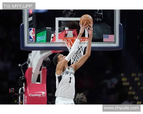 文班亚马法国队首战大放异彩27分轻取意大利吸引NBA球探关注