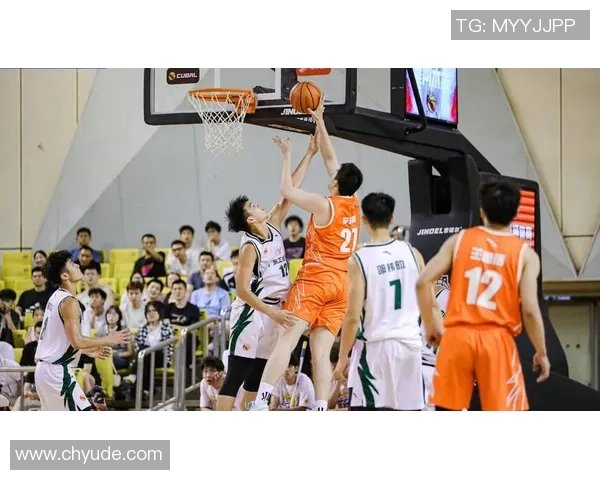 清华大学与华侨大学篮球对决精彩回顾与赛场亮点分析